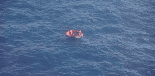 Na Atlantiku uočeni bijeli i crveni signali, moguća signalna raketa sa splavi kapetana Dina Miškića