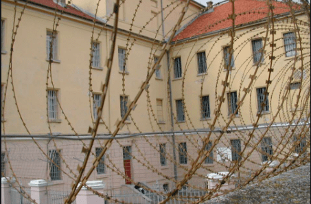 UMJESTO SMEĆA IZNIO SEBE Muškarac pobjegao iz šibenskog zatvora