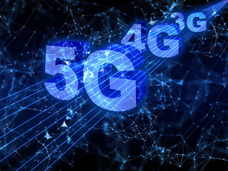 STRAH DA JE 5G MREŽA KRIVAC ZA KORONAVIRUS Britanci srušili više komunikacijskih tornjeva