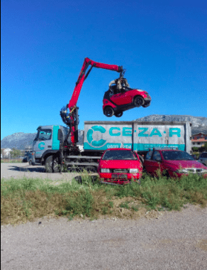 Split: Napuštena vozila traže vlasnika ili ih Split parking uništi