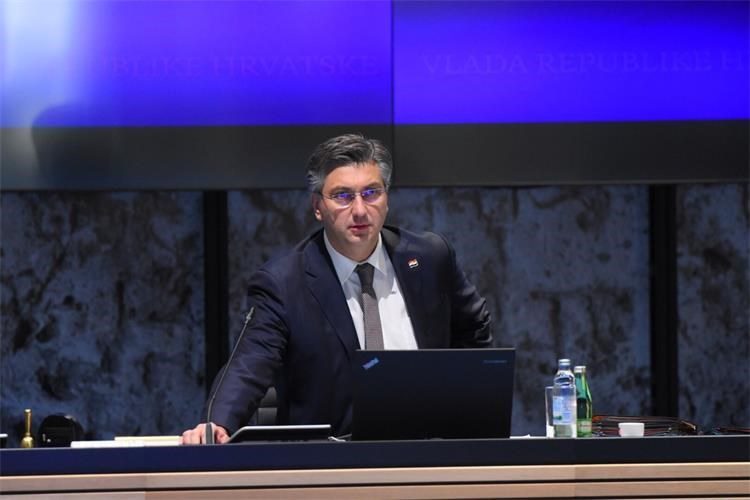 Sažetak: Predstavljen plan popuštanja mjera – sindikati protiv smanjivanja plaća