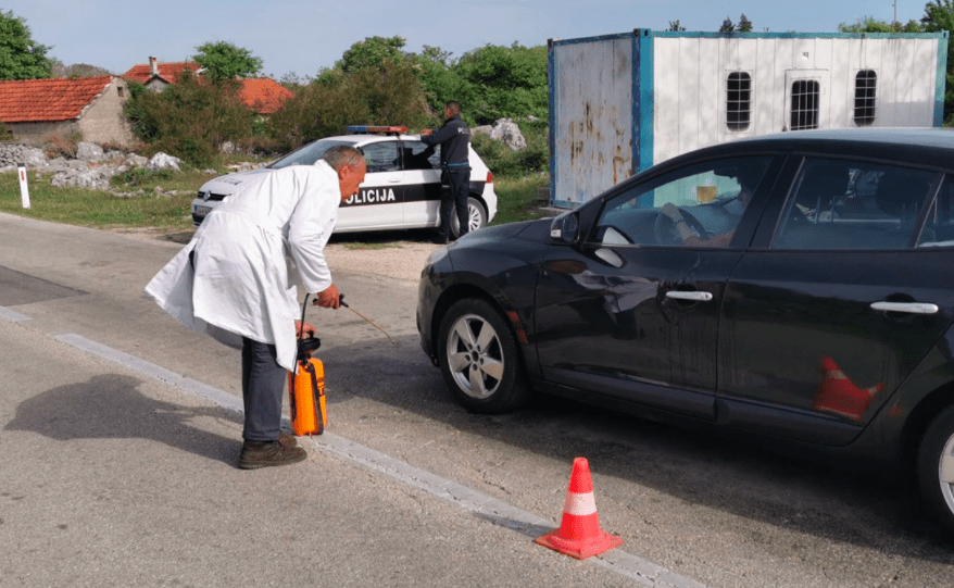 PROCEDURA ULASKA U NEUM U gradu na granici Hrvatske i BiH obavezna dezinfekcija vozila