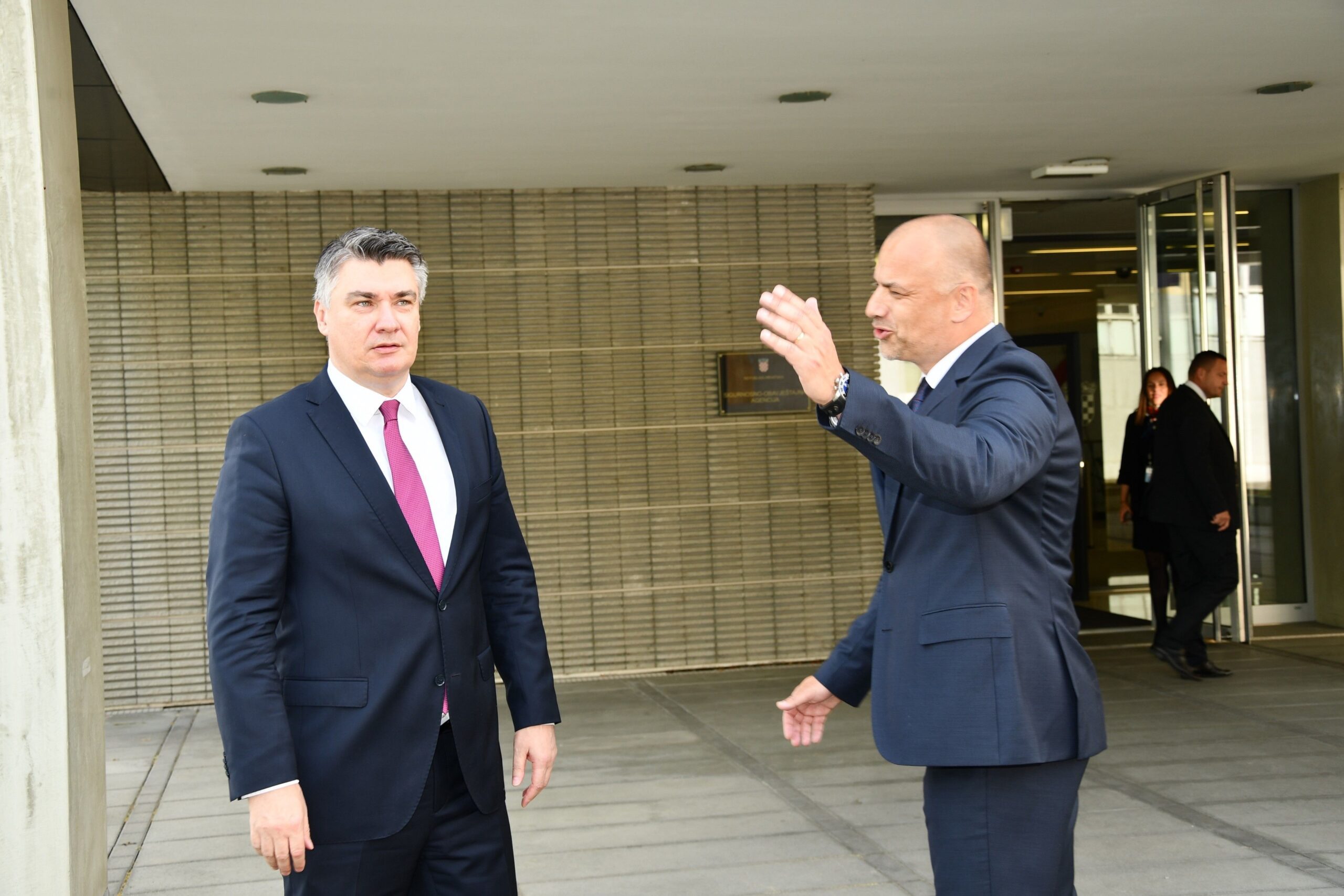 ZORAN MILANOVIĆ U POSJETU SOA-i Predsjednik Republike sastao se ravnateljem Danielom Markićem