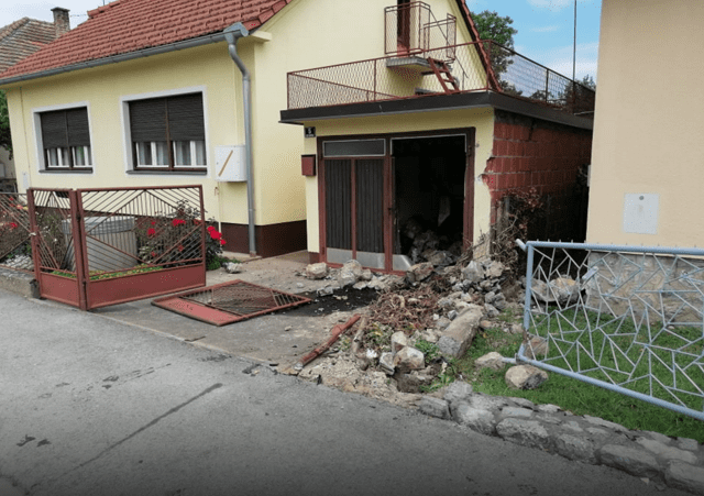 ZABIO SE U GARAŽU OBITELJSKE KUĆE Ostavio automobil i odšetao s mjesta nesreće