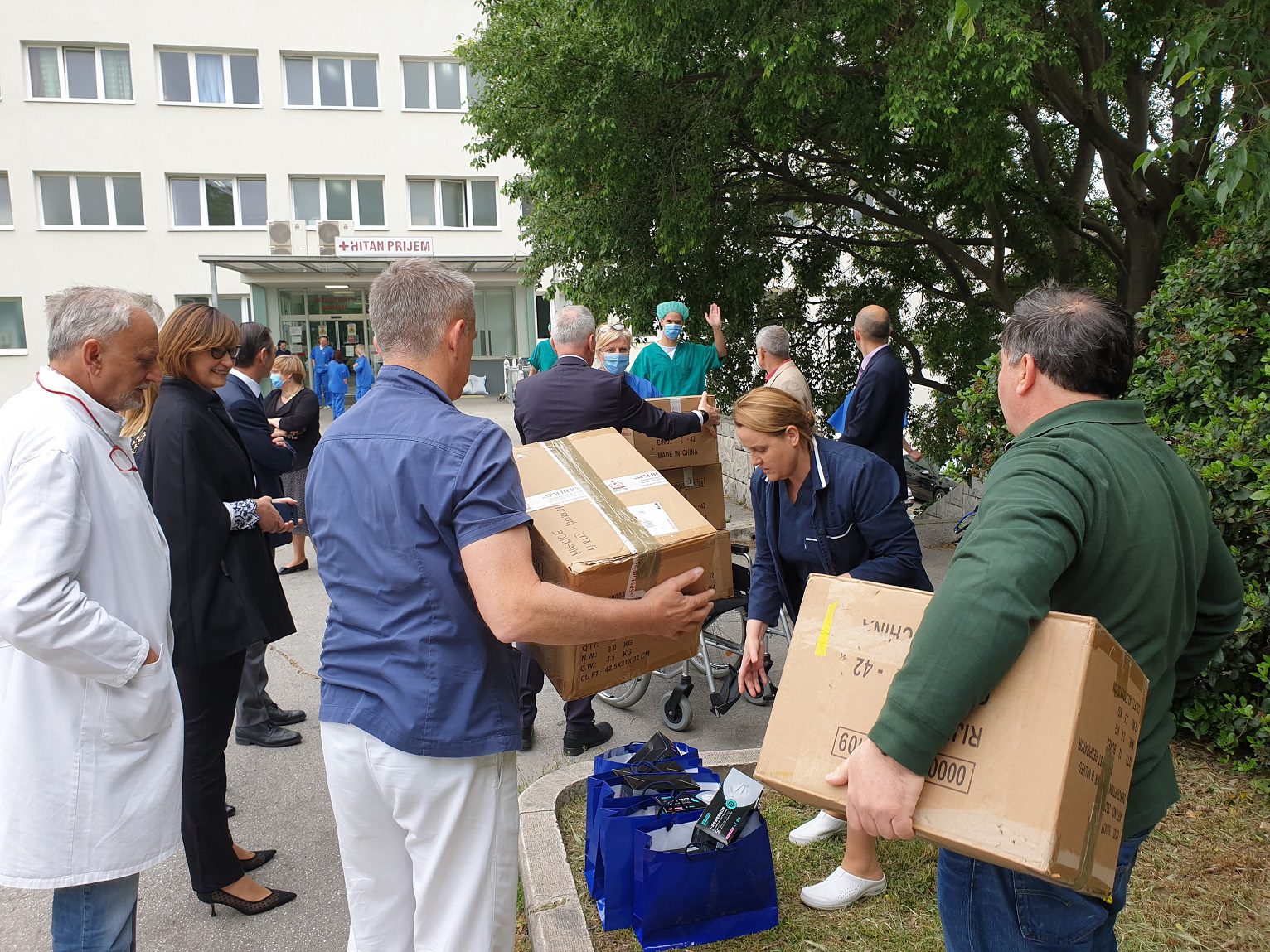 [KZP] Grad Split poklonima zahvalio svom hrabrom medicinskom osoblju