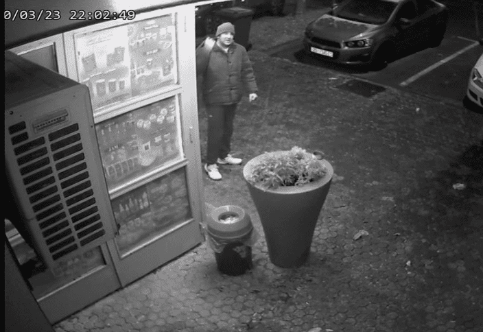 POLICIJA TRAGA ZA POČINITELJEM OŠTEĆENJA VJERSKOG OBJEKTA U ZAGREBU Prepoznajete li muškarca s fotografije?