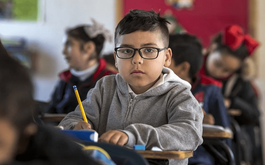 SAŽETAK SVIJET: Diljem Europe djeca u školama, Rusija danas s više od 11 tisuća novooboljelih