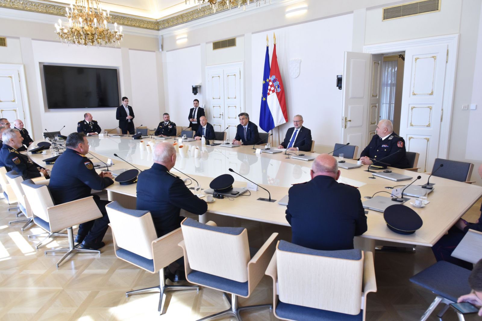 KRSTIČEVIĆ UPUTIO ČESTITKU VATROGASCIMA:Vi ste naši heroji u miru koji spašavate ljudske živote i imovinu, hvala vam na svemu što činite