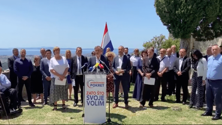 ŠKORO: “SVI BI GRAĐANI TREBALI BITI JEDNAKO TRETIRANI” S tvrđave Klis predsjednik Domovinskog pokreta poslao poruku Plenkoviću