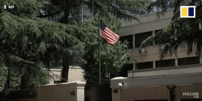KINEZI POTJERALI AMERIČKE DIPLOMATE Američki konzulat u kineskom Chengdu spustio zastavu