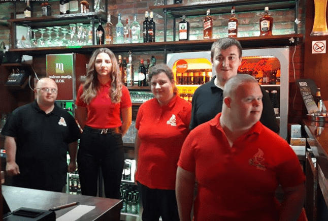 VINKOVAČKA “BUBAMARA SLETJELA” U SVOJ BAR  Kafić u kojem jedva čekaju da vas posluže