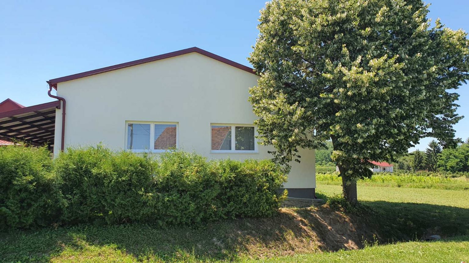 UŠTEDE NA GRIJANJU I ELEKTRIČNOJ ENERGIJI Završena energetska obnova Društvenog doma u Rezovcu – Virovitici