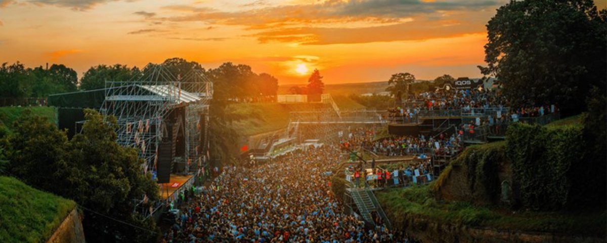 U Vojvodini oko 4.000 zaraženih Covidom-19, otkazan najveći festival u Srbiji