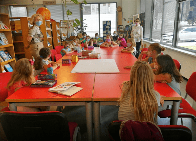 TJEDAN FRANCUSKOG JEZIKA U GRADSKOJ KNJIŽNICI VIROVITICA Kroz igru i veselje savladavaju jezik