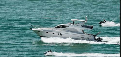 SKIPER PRITVOREN ZBOG POGIBIJE DJETETA NA KORNATIMA Manevrirao lijevo desno zbog čega je kolut udario u gliser