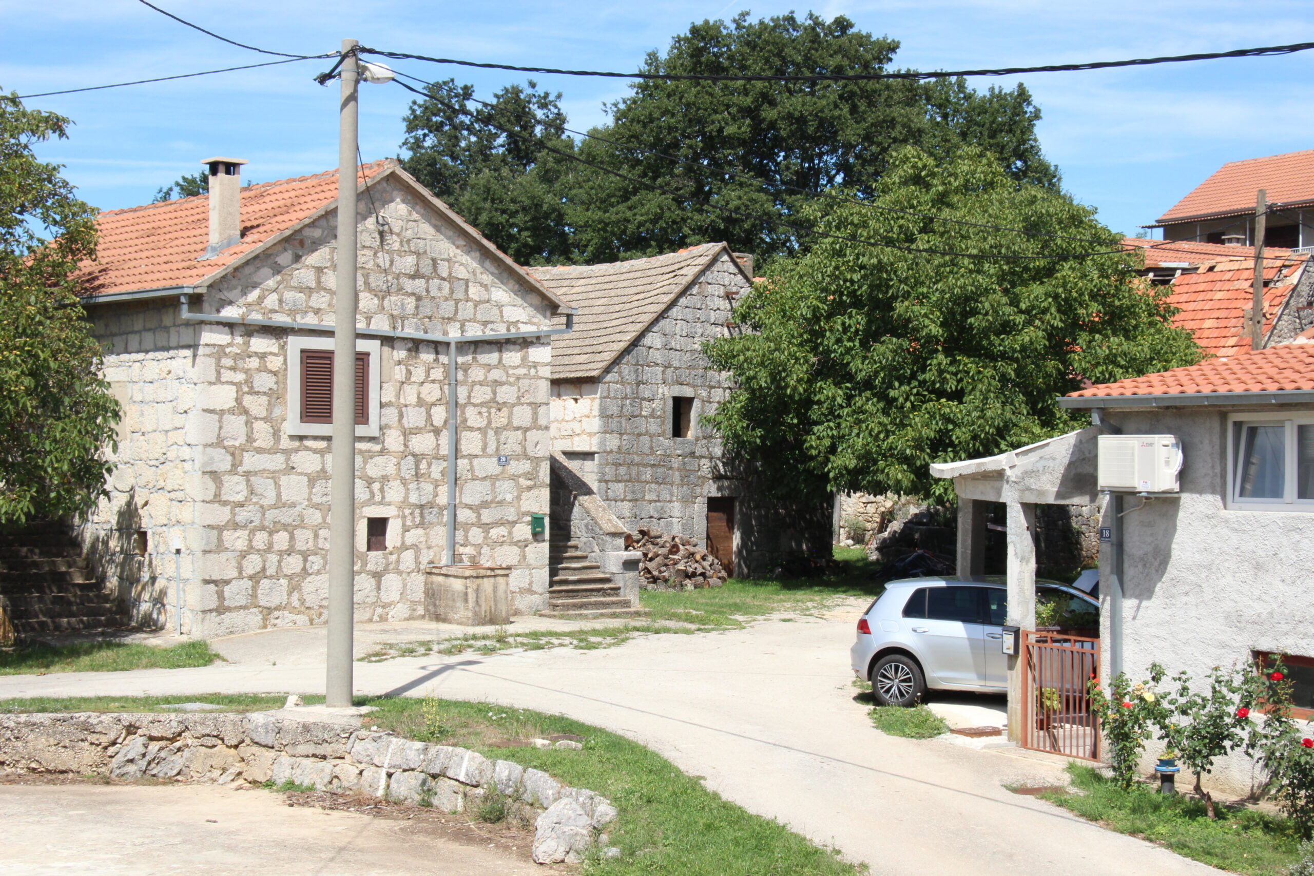 POMIRDBA ZNAČI ISPRIKA S OBJE STRANE Hoće li se Pupovac ispričati za zločine u Maljkovu i Potravlju