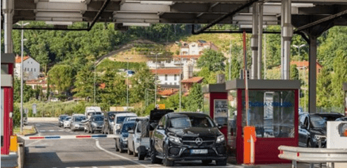 SLOVENIJA OZBILJNO PRIPRIJETILA SVOJIM GRAĐANIMA Neće biti popuštanja za one koji zakasne, makar bili i u koloni za ulazak u zemlju