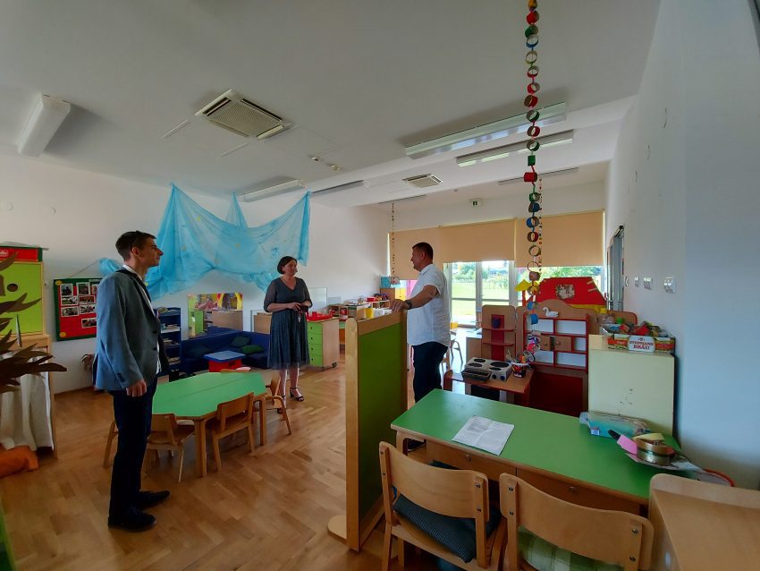 Virovitica: Dječji vrtić “Cvrčak” dobio novu sigurnosnu ogradu i uređene prostorije