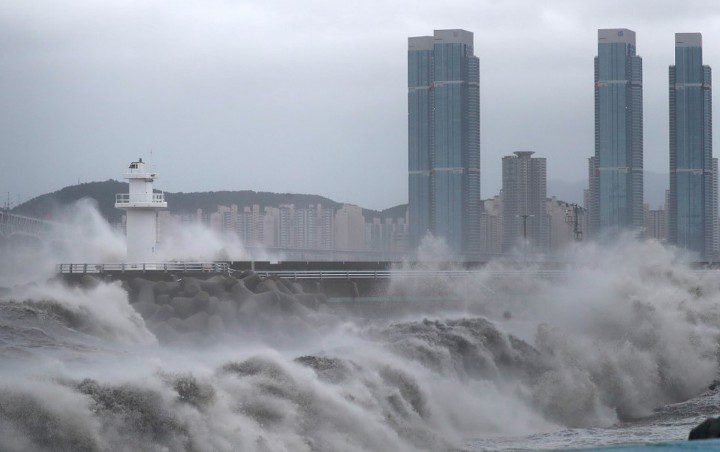 VIDEO Tajfun krenuo prema S. Koreji, u Japanu i J. Koreji petero nestalih