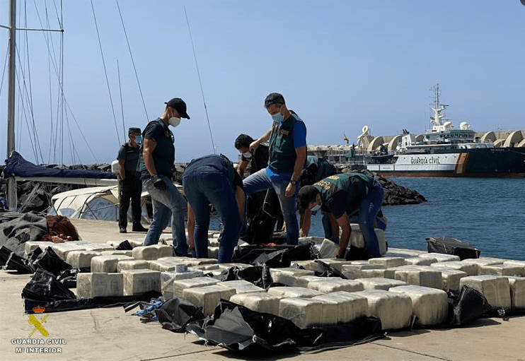 VIDEO/FOTO:  Na Kanarskom otočju zaplijenjena gotovo tona kokaina – inicijativa “Falkuše” od hrvatske policije