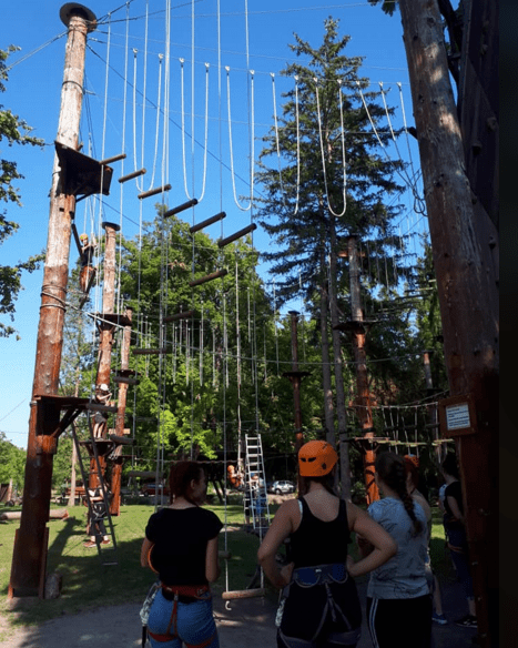 TRAGEDIJA U BARANJI: Nakon pada u adrenalinskom parku djevojka u kritičnom stanju