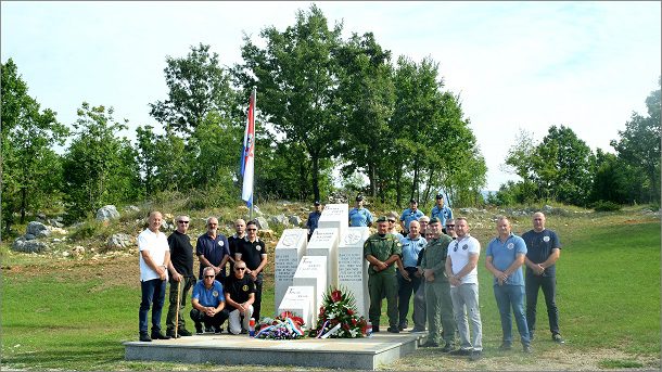 HRVACE/MALJKOVO Policajci odali počast kolegama koji su dali život za Domovinu