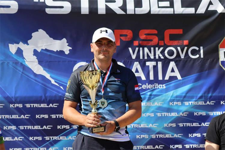 VIDEO: Policijski službenik Hrvoje Marić pojedinačni i ekipni državni prvak u praktičnom streljaštvu