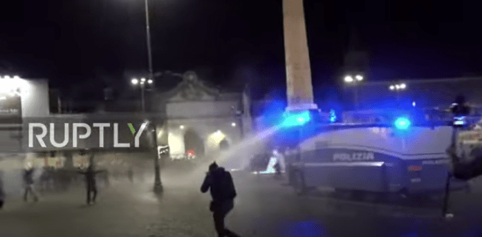 (VIDEO) ŽESTOKI SUKOBI PROSVJEDNIKA I POLICIJE U ITALIJI: Nemiri se proširili od Milana i Torina do Rima
