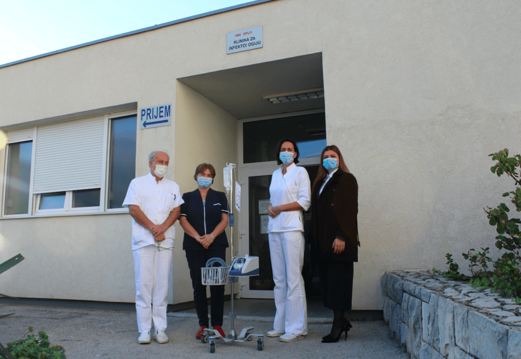 JOŠ JEDNA DONACIJA KBC-u SPLIT Građevinska tvrtka Spegra donirala uređaj za terapiju kisikom