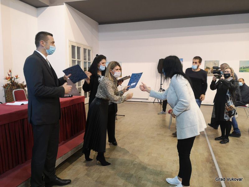 Grad Vukovar dao bespovratne potpore za 25 vukovarskih OPG-ova
