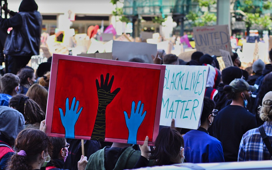 IZVJEŠTAJ FBI-A: Rast broja zločina iz mržnje u SAD-u