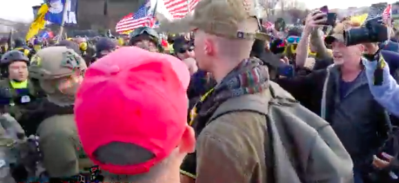 ESKALACIJA SUKOBA U AMERICI IZMEĐU TRUMPOVIH PRISTAŠA I PROTIVNIKA Propucani, izbodeni…