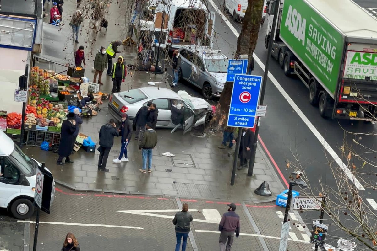 DRAMA U LONDONU Petero ozlijeđeno nakon što se automobil zaletio u pješake