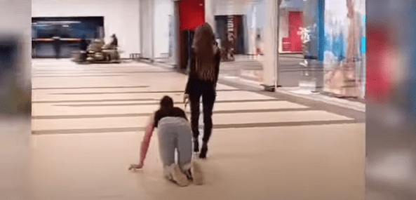 VIDEO Bizarna scena u Varaždinu: Djevojka svog dečka vodila na uzici