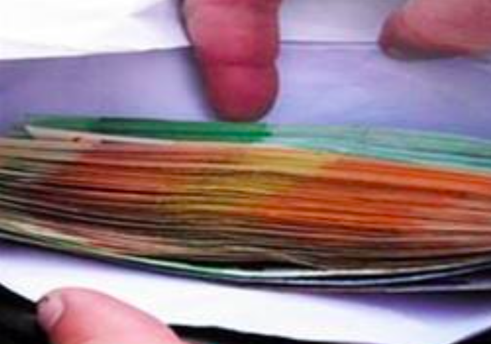 Lažnim predstavljanjem “glumeći” policajca ukrao novac 72-godišnjakinji