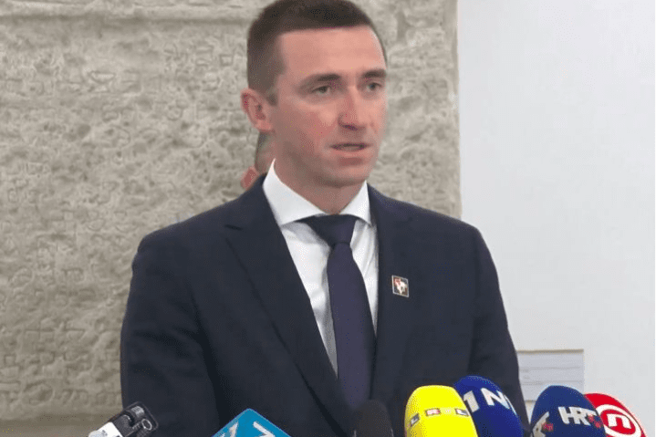 (VIDEO) Penava: Država bez državnika je najskuplja država, a tu skupoću plaćaju obični hrvatski građani