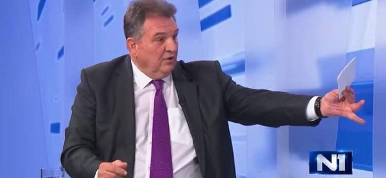 Čačić za maškare htio biti školarac pa u prijenosu uživo imao šalabahter na dlanu