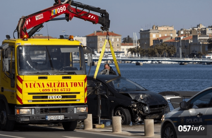 SUDAR AUTOMOBILA I BRODICE 24-godišnja Zadranka pijana sletjela automobilom u more