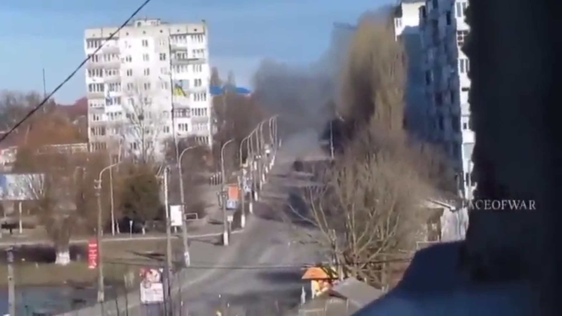 VIDEO Ukrajinac snimao tenk s prozora, koji se zatim okrenuo put njega… Kako je ovo preživio!?