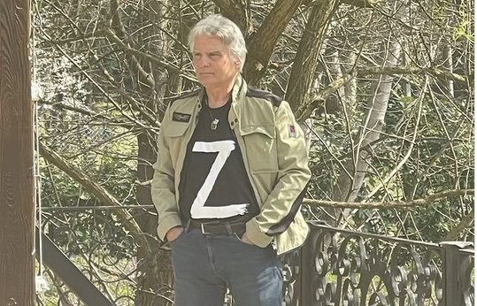SRAMOTNO “Legendarni” srpski nogometaš Dušan Savić pozirao u majici sa slovom Z