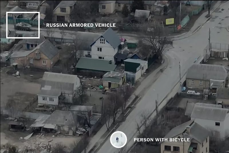 Snimljen trenutak kada je ruski tenk u Buči ubio ukrajinskog civila na biciklu