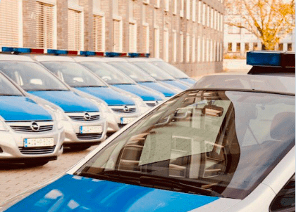 STRAVIČNA OBITELJSKA TRAGEDIJA U HESSENU Policija pronašla ispred zgrade mrtvog 11-godišnjaka, a na balkonu stana mrtvu sedmogodišnju djevojčicu