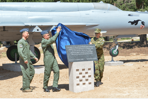 U Divuljama svečano otkriven eksponat aviona MiG-21 pukovnika Ivice Ivandića ￼