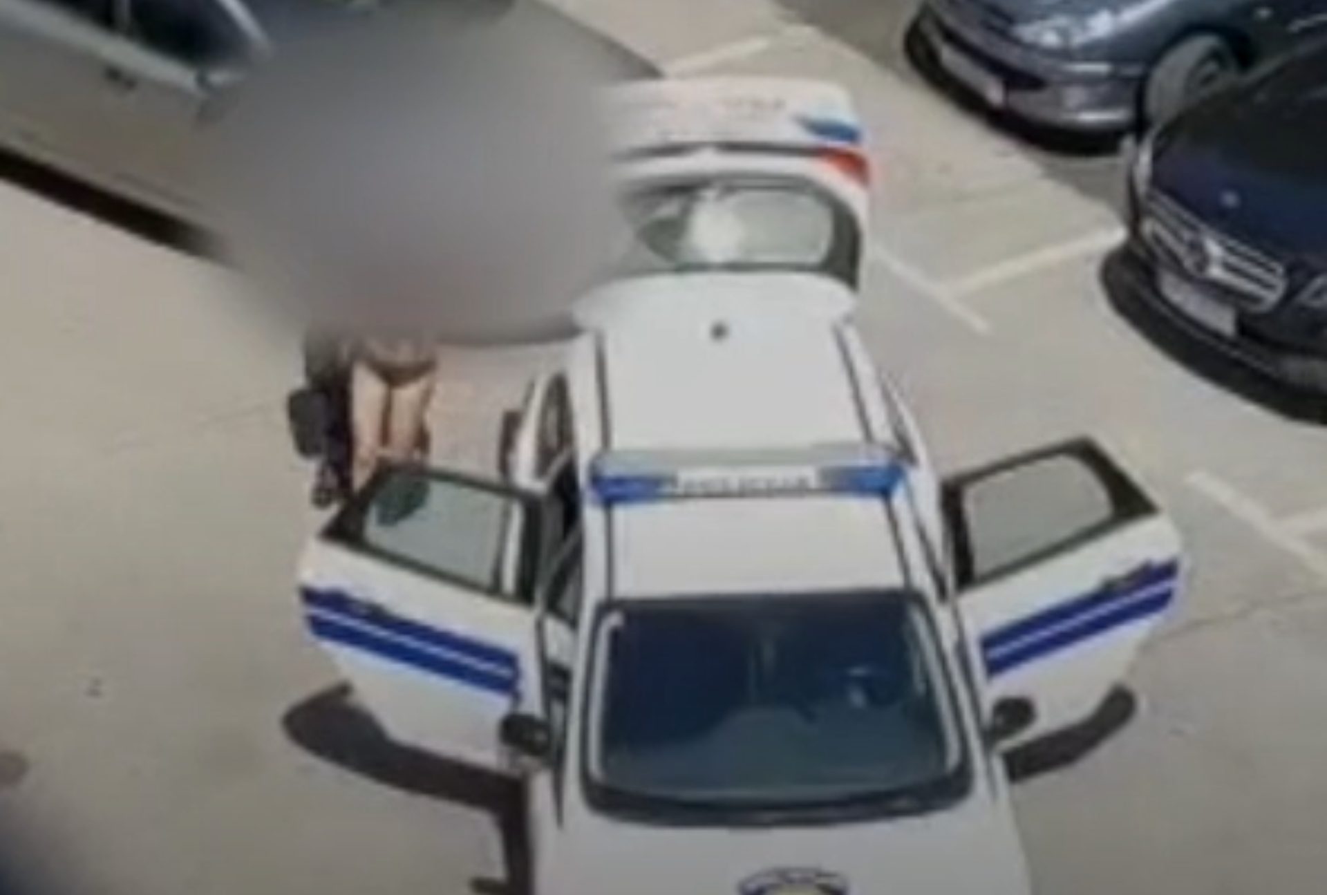 ZAGREB Priveli djevojku u gaćicama, vikala kako ima pravo biti pijana