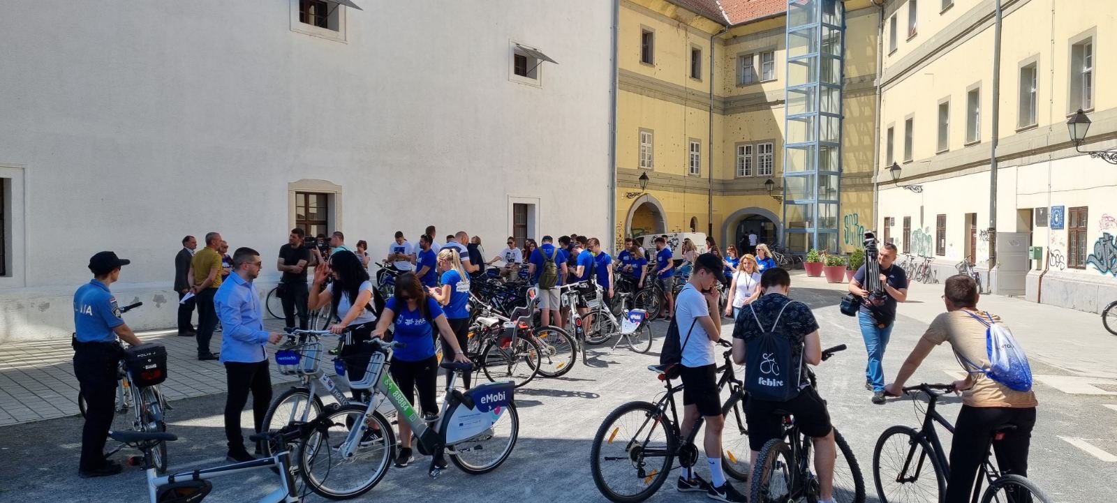 Županijska razvojna agencija Osječko-baranjske županije organizirala specifičan obilazak pet gradskih punktova u Osijeku na kojima je predstavljeno 12 europskih projekata