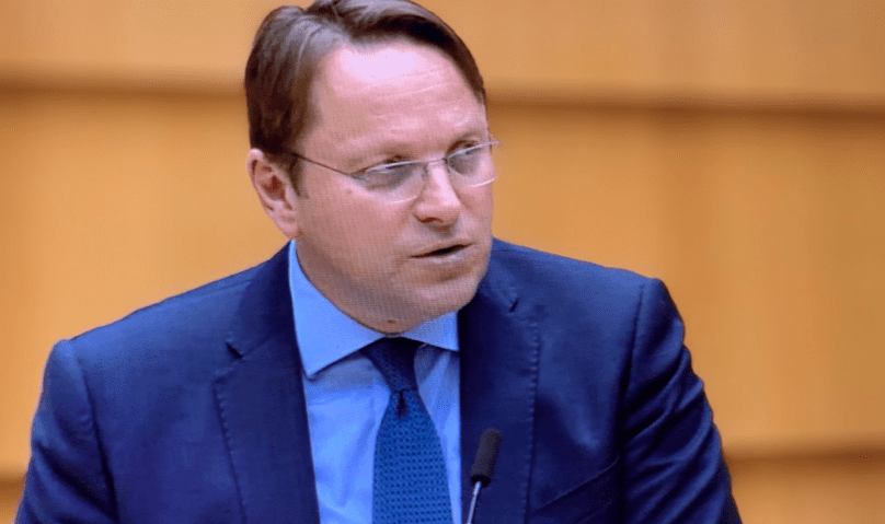 Čović, Dodik i Izetbegović u Bruxellesu na sastanku s Varhelyijem