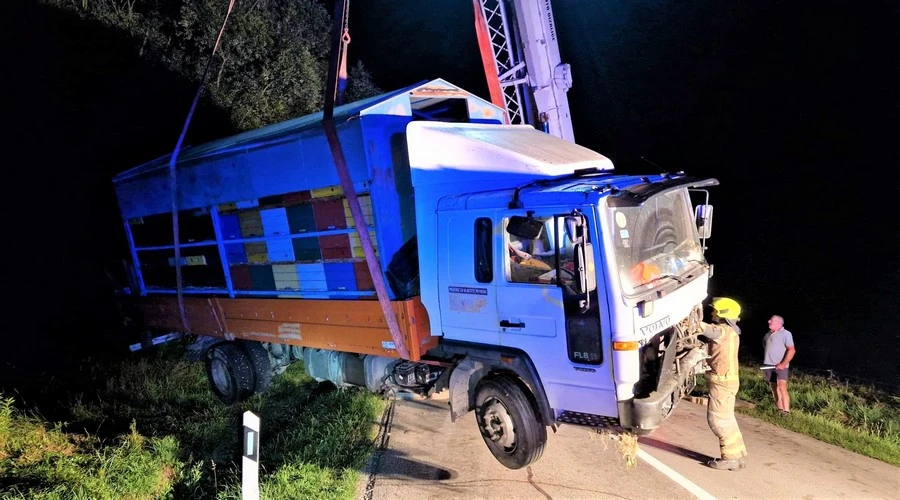 U stravičnoj prometnoj nesreći kod Petrinje poginule dvije osobe