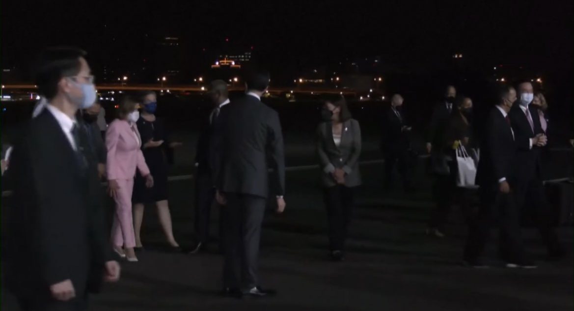 Nancy Pelosi sletjela na Tajvan, Kina digla borbene zrakoplove