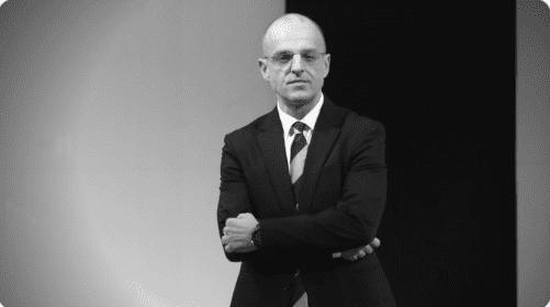 POSLJEDNJI OPROŠTAJ OD MISLAVA BAGE Na zagrebačkom krematoriju osim obitelji i prijatelja i politički vrh