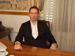 ODVJETNIK OBITELJI STRADALIH NA PETROVAČKOJ CESTI: “Ovo što se dogodilo je nastavak genocidne hrvatske politike iz ’41”